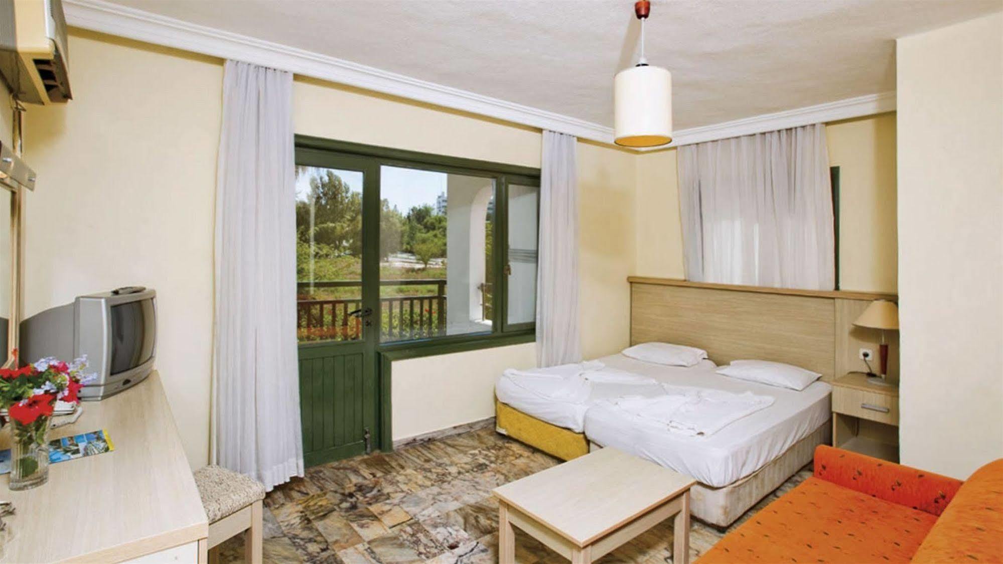 Sural Garden Hotel Side Exterior foto